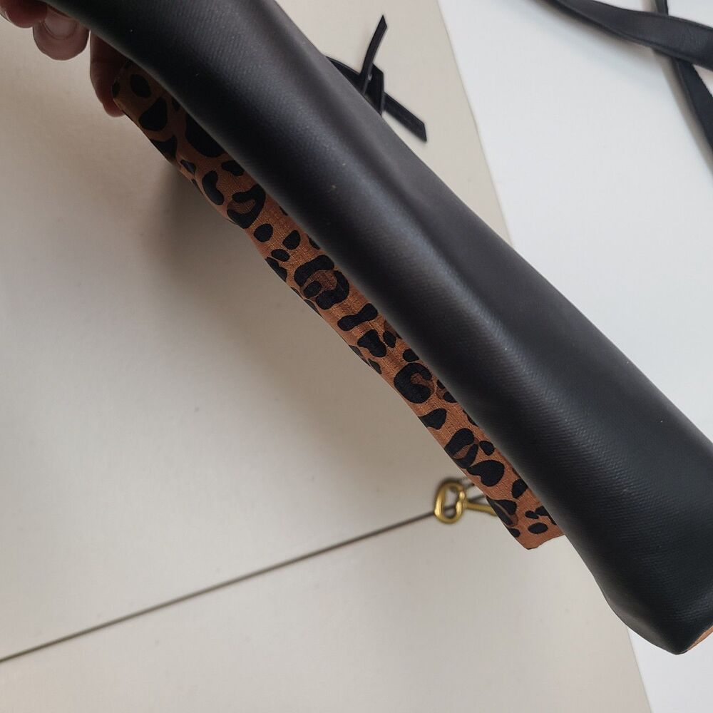 Fossil Leopard Print Crossbody Bag Large Animal Print Black Key Charm - Picture 5 of 9